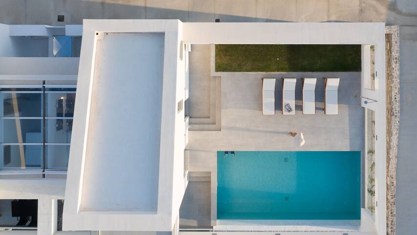 Zen Horizon Luxury Villa, an Iconic Escape gallery image 3