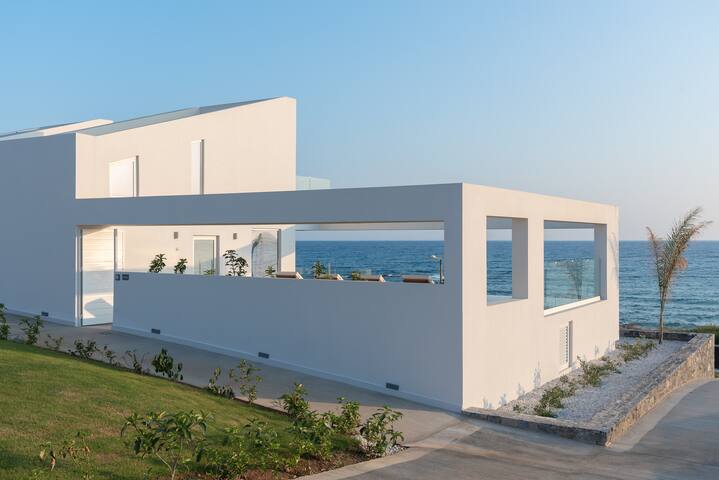 Zen Horizon Luxury Villa, an Iconic Escape gallery image 5