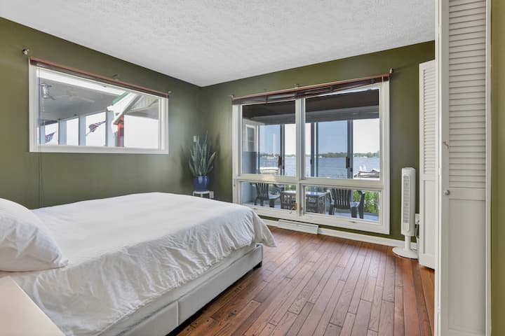 Bedroom #2 (Lake View)