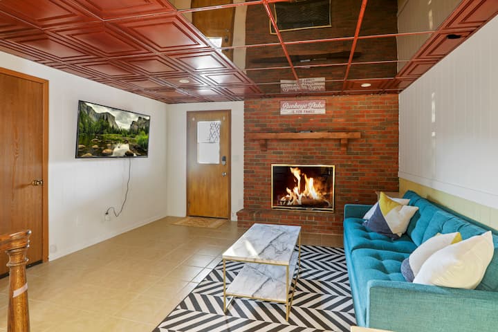 Lower Level Lounge with Pull Out Couch