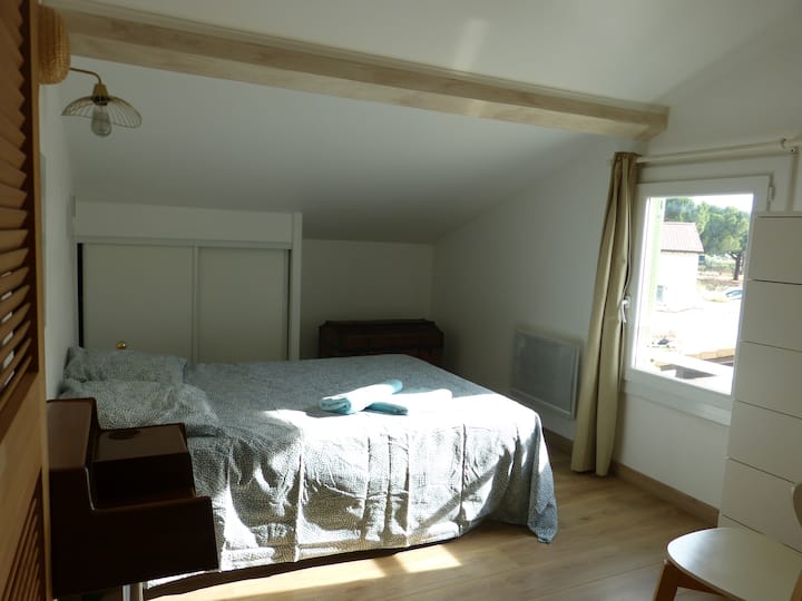 à l'étage: chambre double parentale