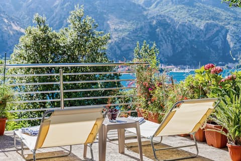 Successful Airbnb property: DaMiAn Comfortable apartment with beautiful view in Dobrota