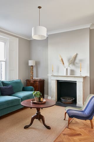 Beautifully presented entire London townhouse