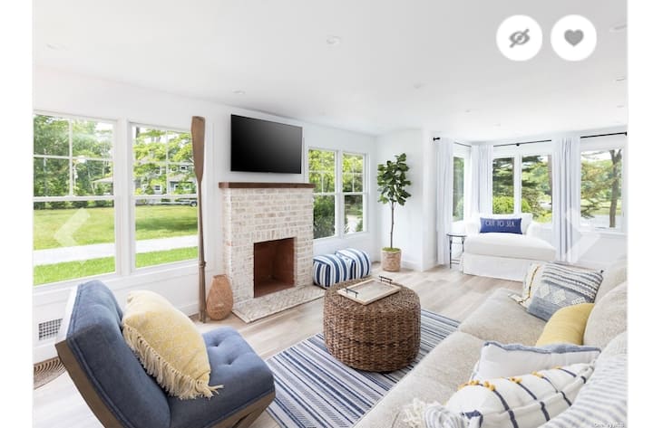Stunning Waterfront Modern Farmhouse With Dock. - Mattituck, NY