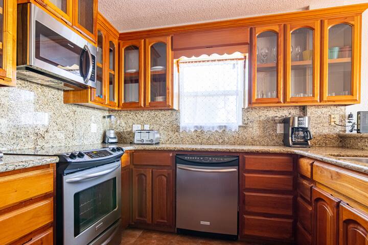 Lighthouse Beach Villa Playa #3 gallery image 5