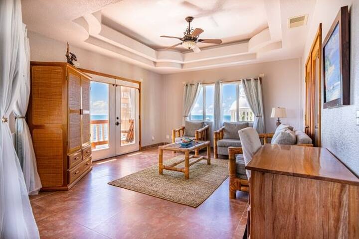 Lighthouse Beach Villa Playa #3 gallery image 2