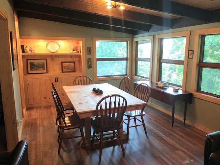 Relaxing Centrally Located Cabin With 4 Bedrooms. - Boone, NC