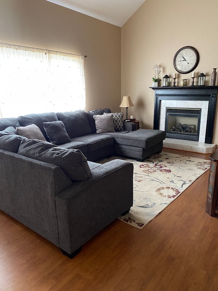 Cheerful 4 Bedroom Residential Home With Pool - Troy, NY