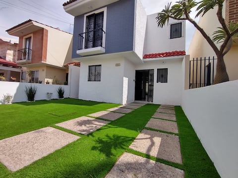 House near the Poliforum and Metropolitan Park