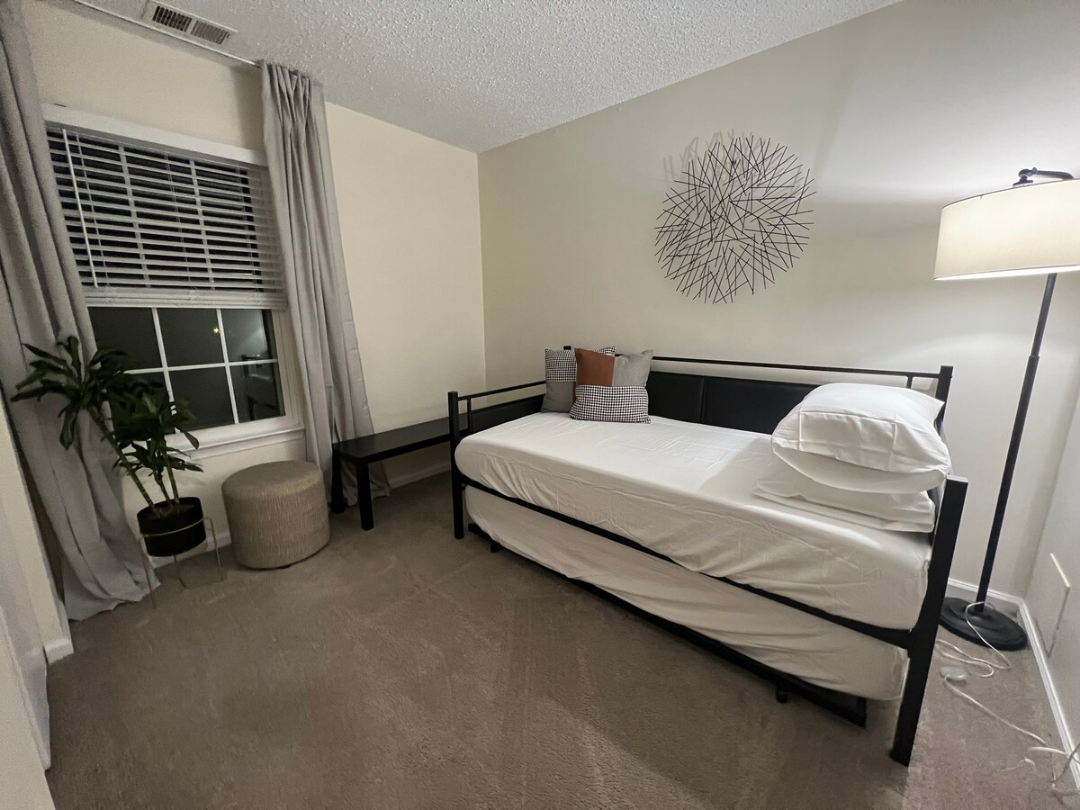 Twin Bed upstairs w/ pull out twin below.