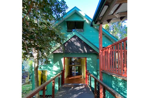 Successful Airbnb property: Straddie Treehouse in Point Lookout