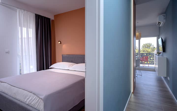 El pasillo que lleva al dormitorio.