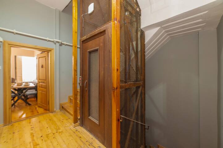 Whole Building For 32 People Nearby İstiklal gallery image 5