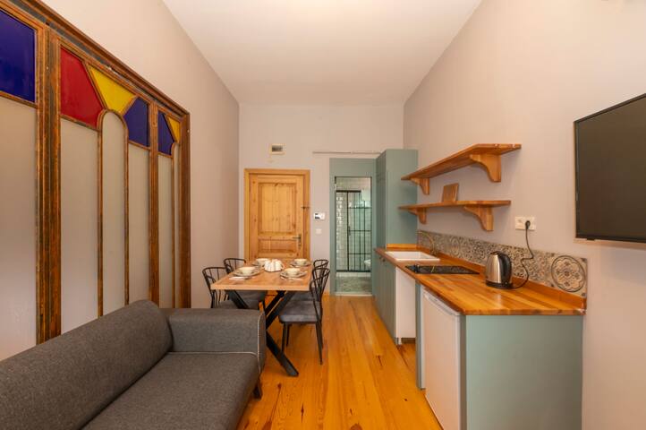 Whole Building For 32 People Nearby İstiklal gallery image 3