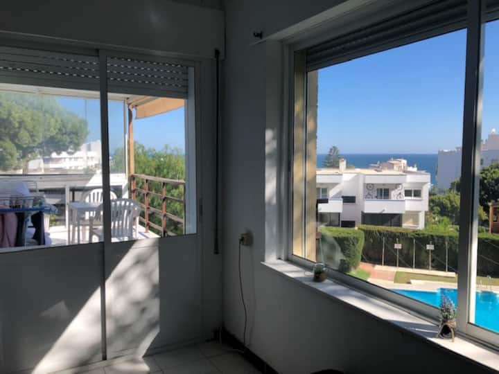 Très Bel Appartement Avec Piscine Et Tennis. - Estepona