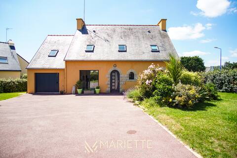 -GAÏA- FAMILY HOUSE WITH SEA VIEW AND GARDEN DURVEIL