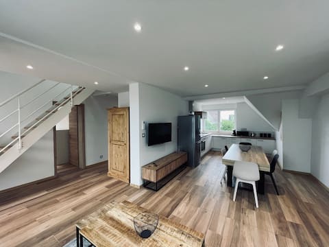4 room duplex cottage and its terrace with mountain views
