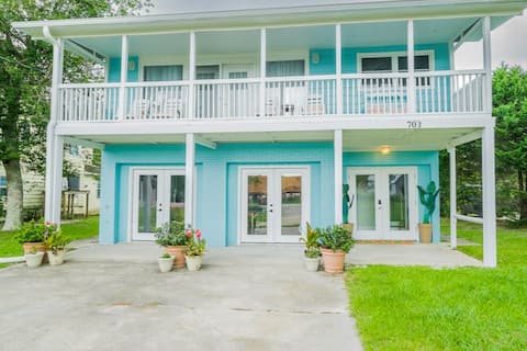 Walk Everywhere*Pet friendly*Near River*Sleeps 10