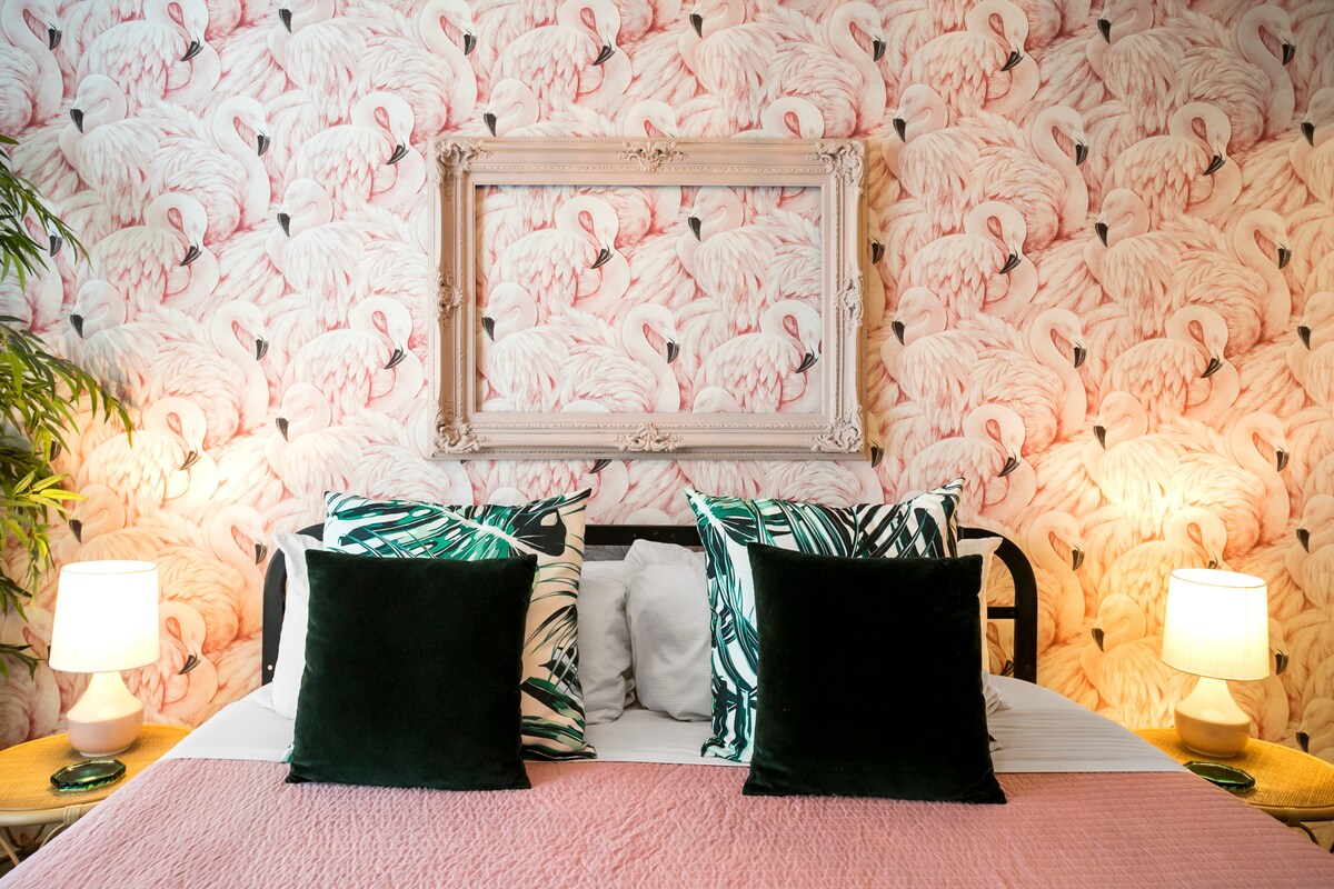 บ้าน A - ชั้นแรกพร้อมเตียงคิงไซส์และห้องน้ำในตัว 