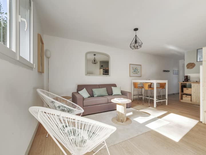Maison De Ville Avec Jardin Et Bassin Minimaliste - Montpellier