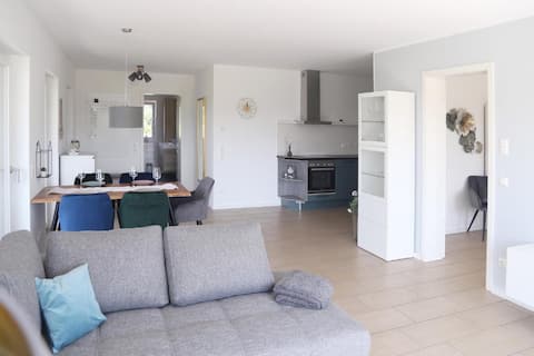 Erfolgreiche Airbnb-Immobilie: Getaway with panoramic views (2-room apartment) with wallbox in Sächsische Schweiz Osterzgebirge