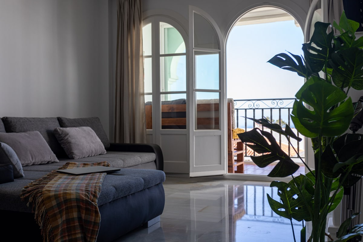 Popular Airbnb listing: Sun-Filled 2BR Apartment w/ Terrace & Sea Views in Mijas