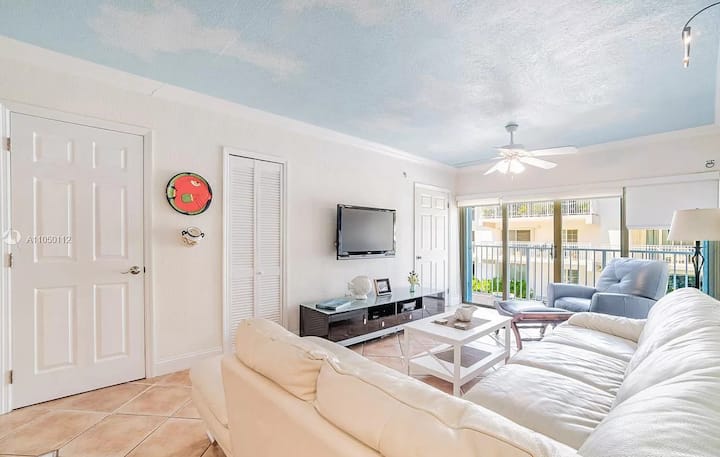 Charming 2br with BEACH ACCESS and full amenities