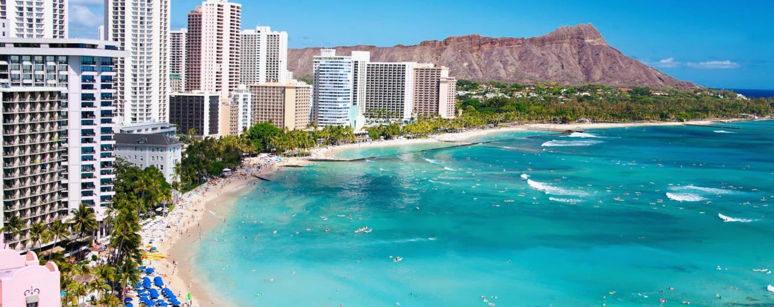 Condo in Honolulu · ★4.69 · Studio · 1 bed · 1 shared bath - Image 7