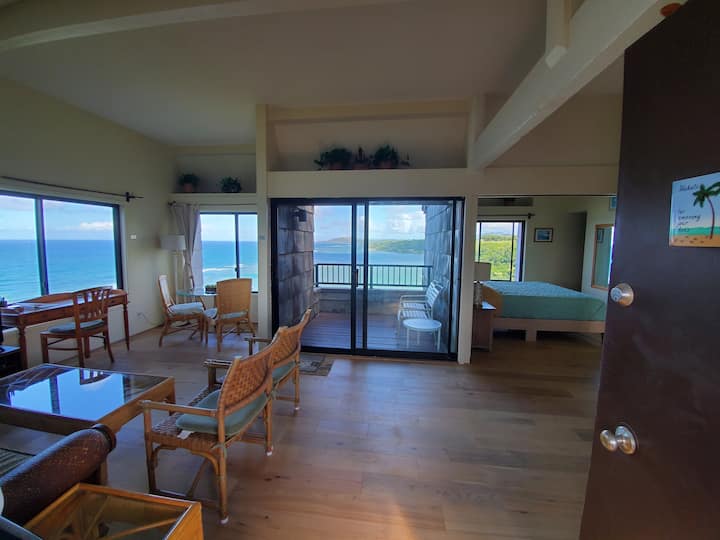 Oceanfront & Views: Corner Penthouse- Sealodge D9 - Princeville, HI