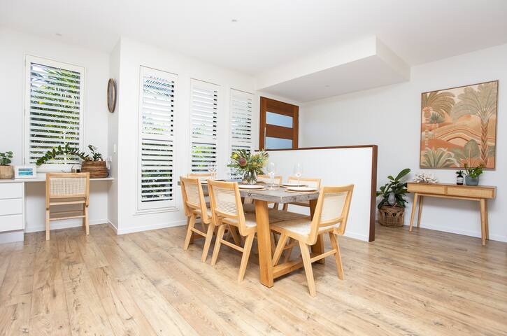 Breezy beachside house with pool. Walk to Salt gallery image 3