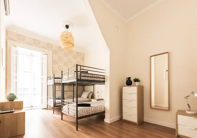 Great apartment in Puerta del Sol gallery image 4