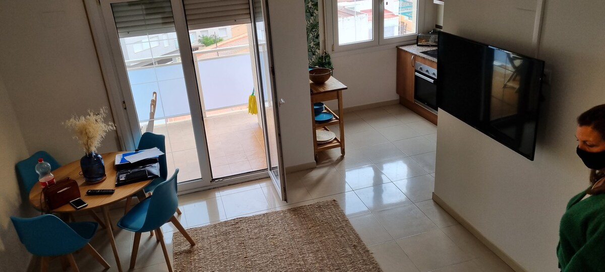 Top Airbnb: duplex apartment with pool, L'ampolla, à L'ampolla