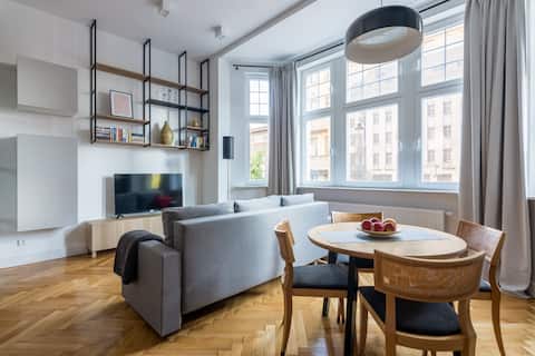 Successful Airbnb property: Sunny apartment 40 m2 in a historic building in Bydgoszcz