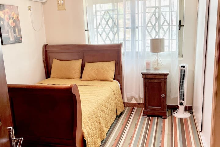 Спалня №2, втори етаж „Американецът“