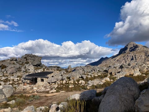 Cabaña de piedra de alta montaña Klipkop