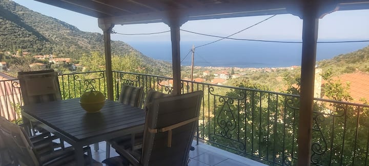 ΠΕΤΡΙΝΗ ΜΟΝΟΚΑΤΟΙΚΙΑ ΜΕ ΘΕΑ ΘΑΛΑΣΣΑ, ΑΥΛΗ ΚΑΙ ΚΗΠΟ - Greece