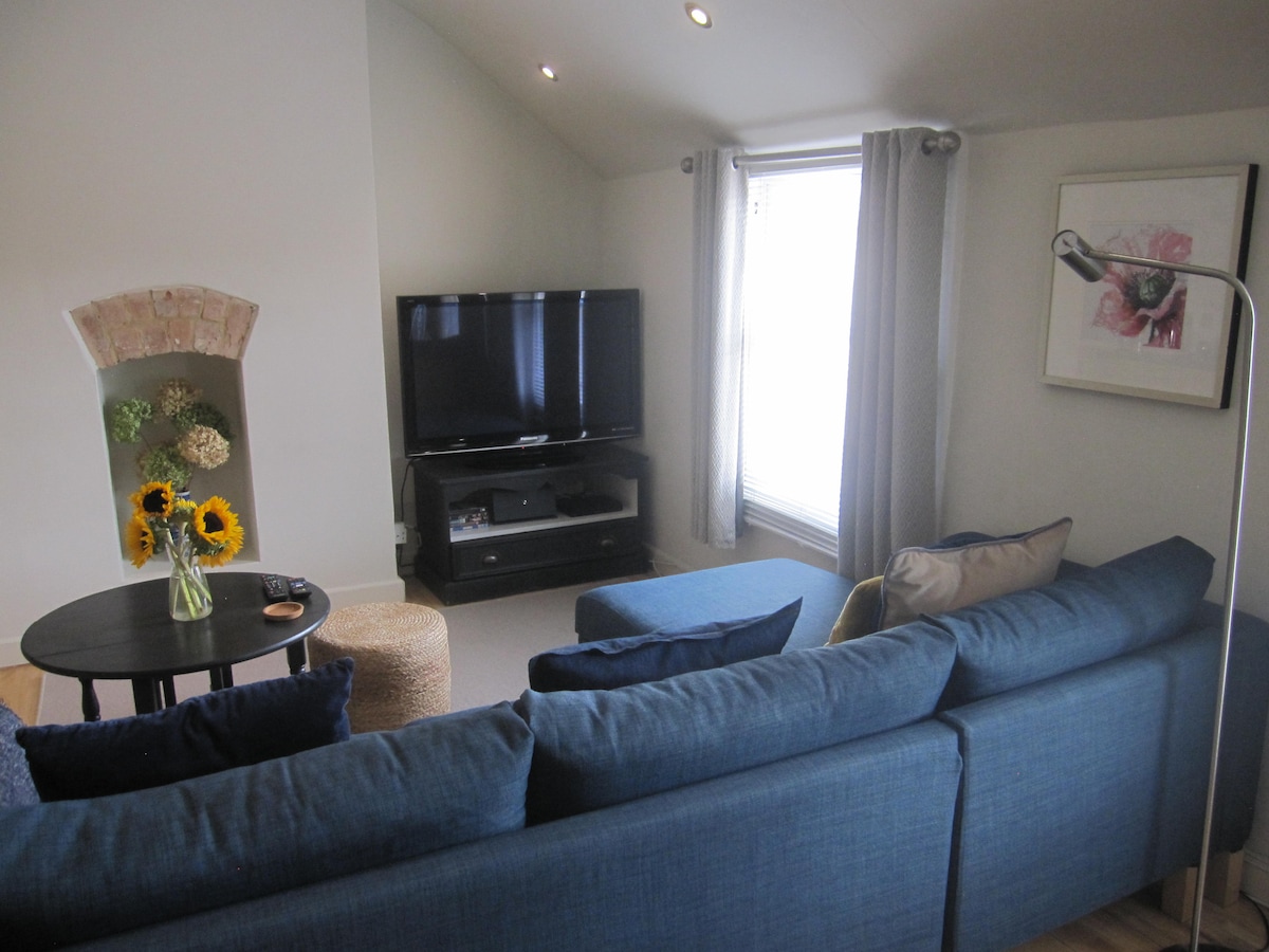 Top Airbnb: Gloucester central - next to historic Docks in Quedgeley