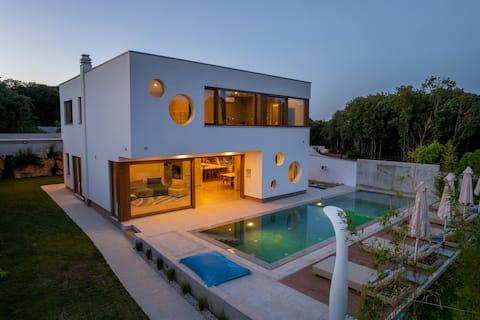 Villa near beach with 12 meters long heated pool