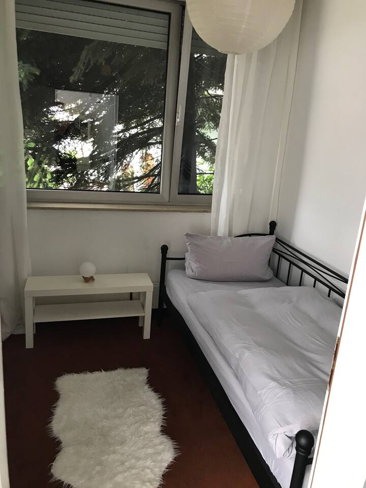 غرفة النوم 2