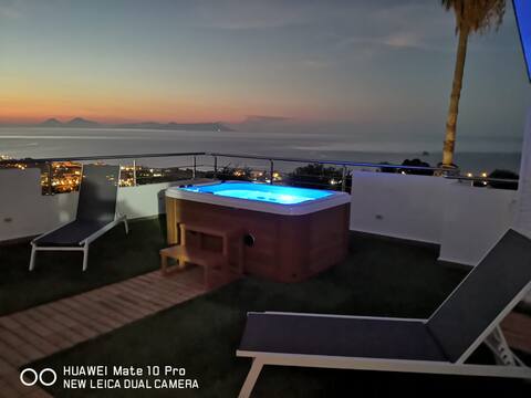 Charming loft with private outdoor jacuzzi