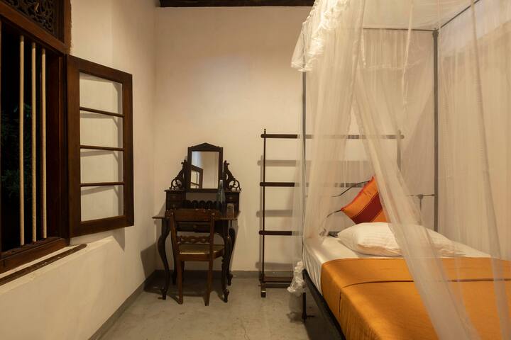 חדר שינה יחיד 1 