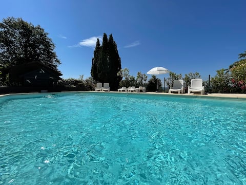 Cottage with pool and splendid unobstructed view 1