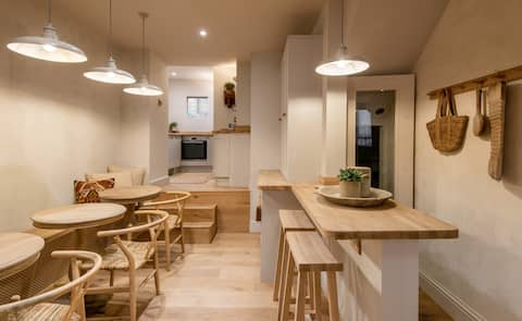 Central Hide Away With Private Roof Terrace