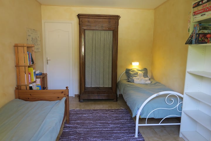 غرفة النوم 2