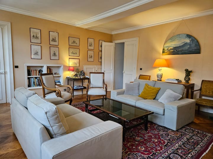 Grand Gîte Dans Château, Parc, Piscine & Tennis - Château de Craon
