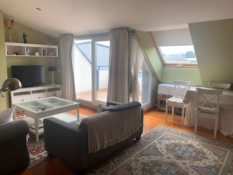 Anuncio de Airbnb popular: Cheerful duplex in Foz, famous for its sea and beaches en Foz