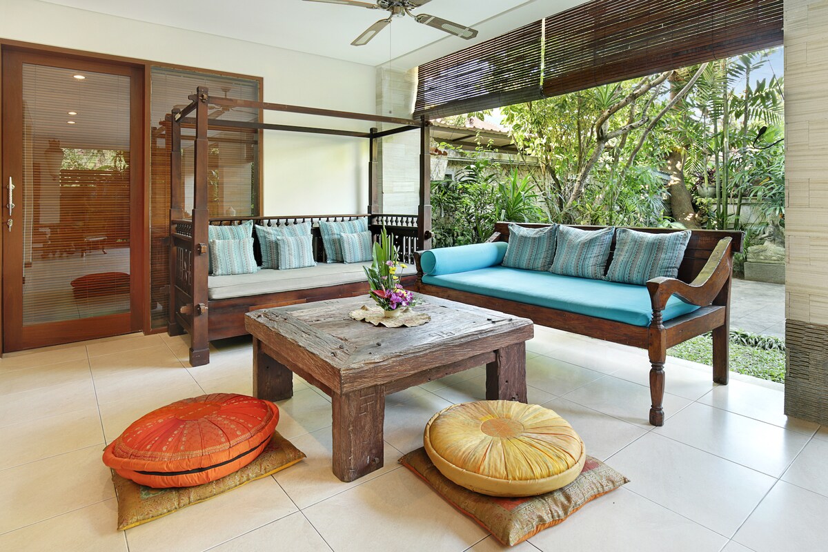 Villa in Kecamatan Denpasar Selatan · ★4.73 · 2 bedrooms · 2 beds · 2.5 private baths, comparable Airbnb