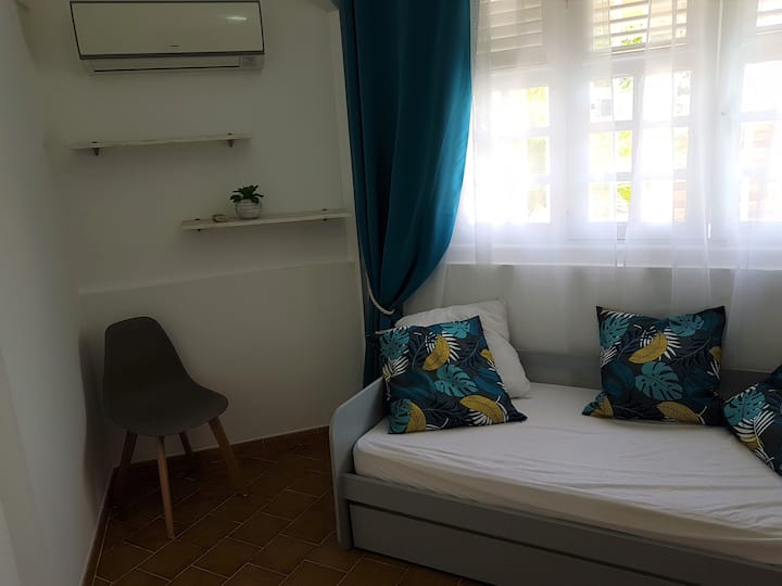 غرفة نوم 3 بسرير متحرك