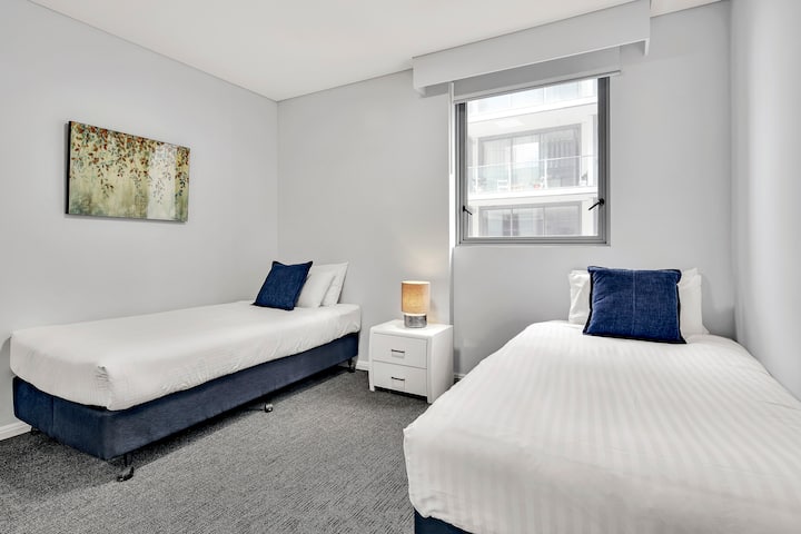 North Sydney Large Two Bedroom MIL2252402
