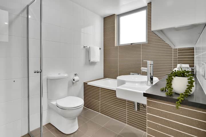 North Sydney Large Two Bedroom MIL2252402